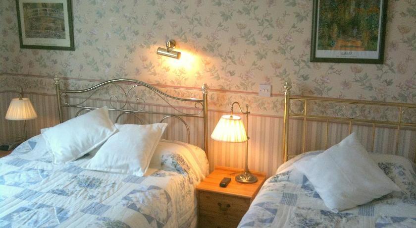 Almond House B&B Edinburgh Room photo